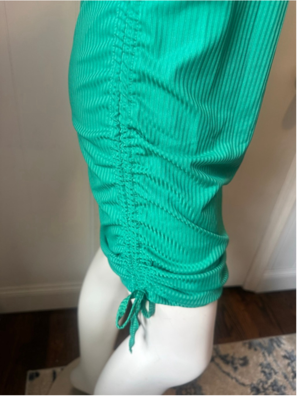 Emme Jordan Ribbed Green Bodycon Dress Ruched Side Sleeveless Size Large - Picture 4 of 8